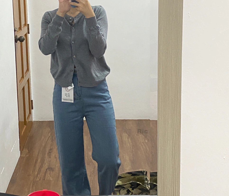 DiscountKaw's tweet photo. Girls, i dah jumpa jeans yang ada cutting loose cantik macamni tau 🤭

Beli kat shopee je tau : https://t.co/JmA3fTBt65

Tengok lah cutting dia, ngam cantik je bila pakai. Tak besar and tak ketat pun. Memang sesuai nak bawak berjalan and matching dengan outfit korang. Ada colour lain juga tau! Tengah murah tu better grab cepat 😍

#myshopeehaul #shopeehaul #1