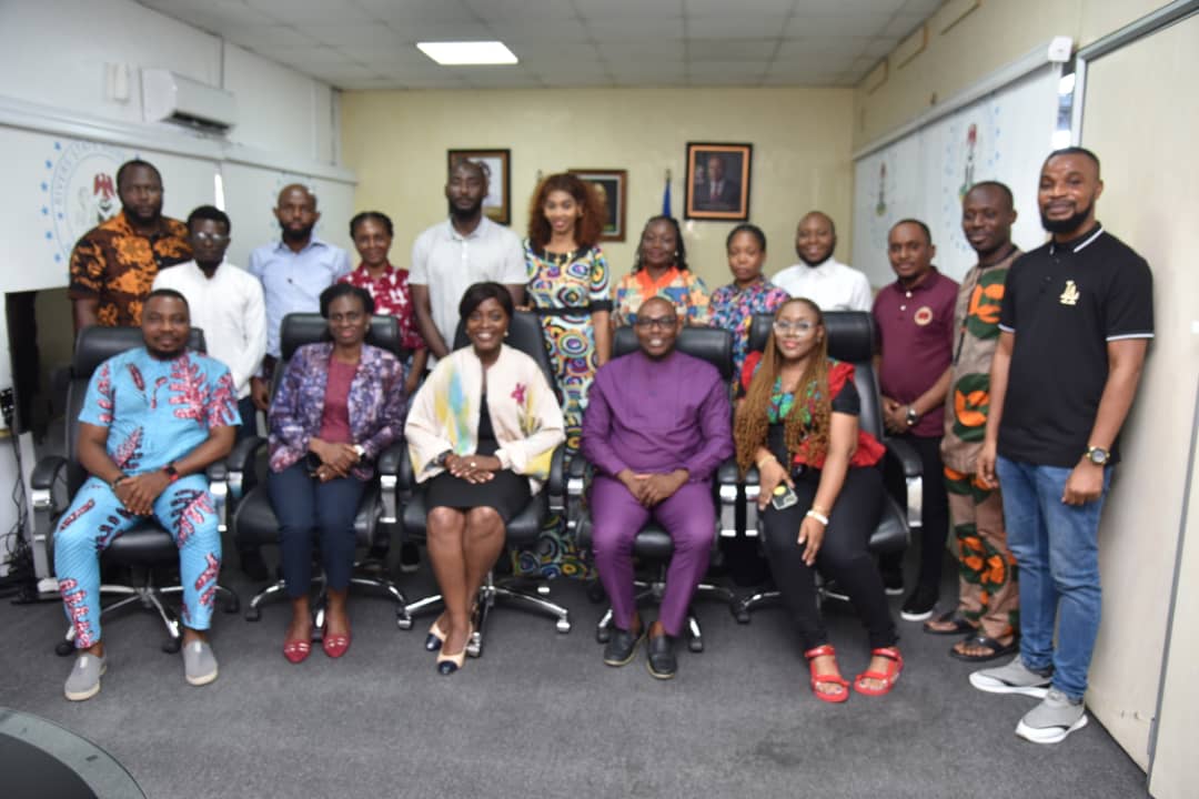 dr_iche_'s tweet photo. The Rivers state clinical mentors in the Rivers Surge Project (RSP) led by the national clinical mentor yesterday paid advocacy visit to the Honourable Commissioner for Health R/State Dr @Adaeze_Oreh. The Commissioner was highly receptive.
#RSMOH #SASCP #IHVN #CDC #NASCP https://t.co/T4v8LciOgK