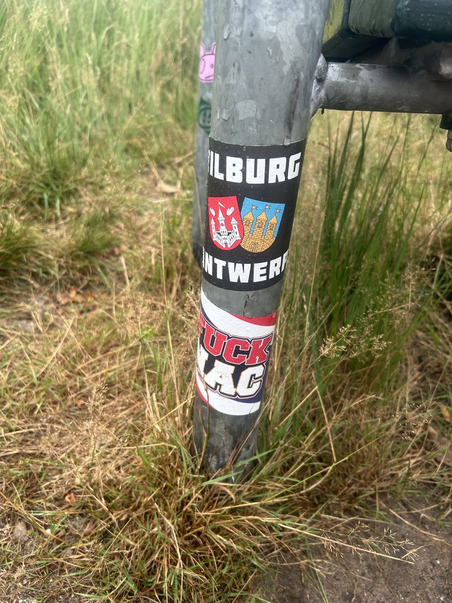 ShrekvanGelder's tweet photo. Je verwacht het niet, zo in the middle of nowhere op de veluwe. @FootballCulture @EersteBeste https://t.co/1TCL2r7QDe