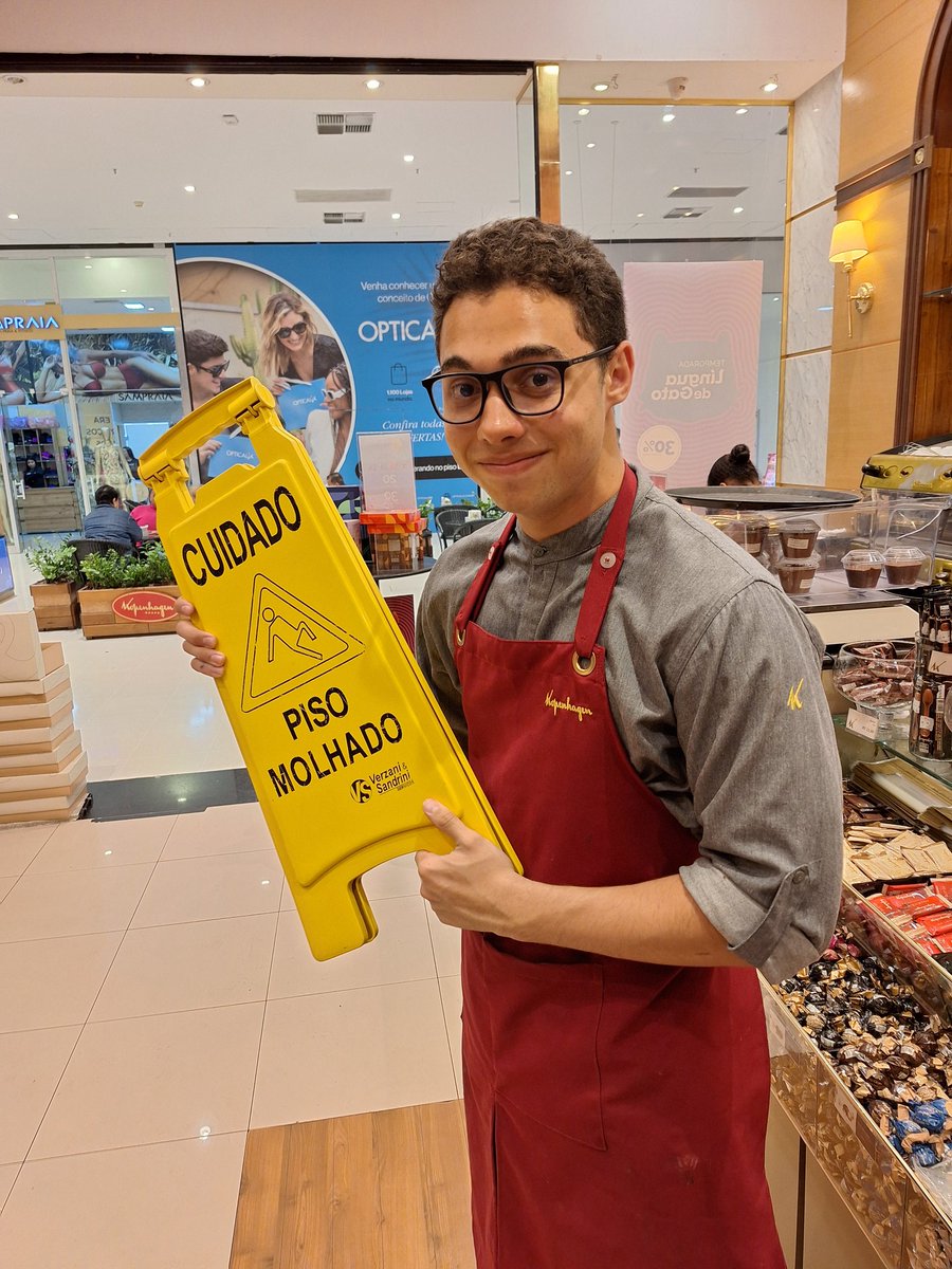 JPDragonSP's tweet photo. Colocando um jpdragon com uma placa de "piso molhado" na sua fy 👍🏻 https://t.co/Unu24XOwRZ