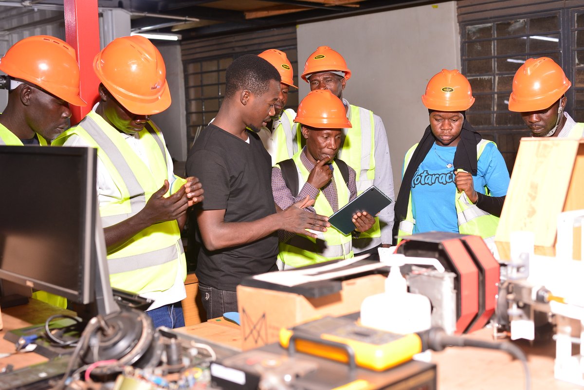 JB_Ssengooba's tweet photo. Daniel Katerega, an engineer and youth expert at @ict_huawei, expressed their commitment to empowering youth. He emphasized Huawei s desire to engage all young people through the Huawei ICT Academy, offering cutting-edge opportunities to connect skilled youth with reputable organizations.