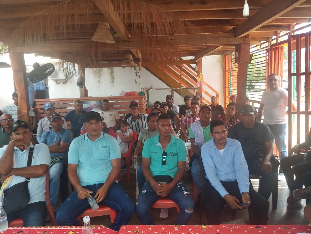 Yurledisgarcias's tweet photo. Asamblea general de asojuntas los córdobas, como primera comunalita de córdoba sigo ayudando y acompañando verdaderamente a todos los municipios de mi departamento en sus procesos comunales. @ErasmoZB @AnaPaolaGarciaU @petrogustavo  soy comunal de corazón(scr,general fedecomunal) https://t.co/RJYDnNQCUP