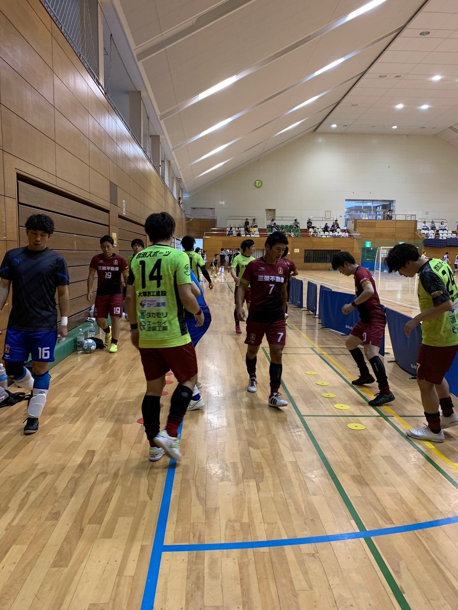 FC80792517's tweet photo. 遅くなりすみません🙇🏻‍♂️

🔴試合結果🔴

関東2部リーグ第5節
🆚湘南ベルマーレフットサルクラブロンドリーナ
2-7 LOST

【得点者】
大柿⚽️
井上⚽️

フットサルは難しいと改めて感じた試合でした。
良い内容から崩れて負け。
新たな課題。

明日は勝てるように🔥

応援お願いします❗️ https://t.co/kF82QfspCz
