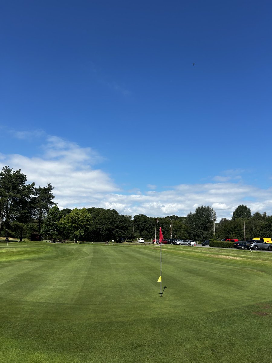 swanseabaygolf1's tweet image. Course is looking fantastic ahead of captains day and club championship qualifier. Well done to our Greenkeeping team 👏👏 #dedicatedteam