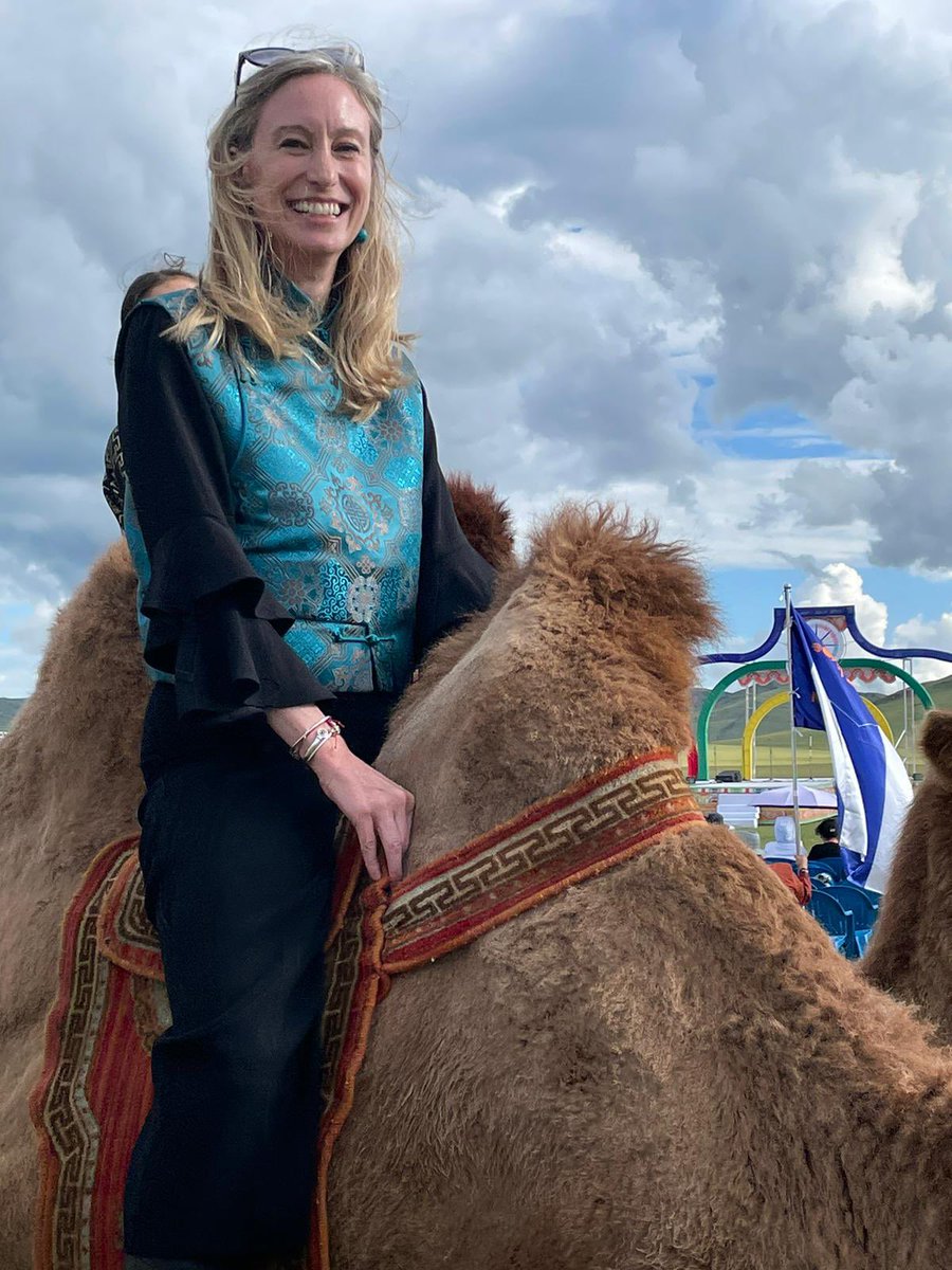 Олон Улсын Нүүдэлчдийн Фестиваль” амжилттай эхэллээ. 

Монголын өнцөг булан бүрээс болон бусад орны зочид  нүүдэлчдийн өв соёлыг тэмдэглэхээр цуглажээ. Олон сонирхолтой үйл ажиллагаа болж байна.

🇲🇳 🐎 🐫