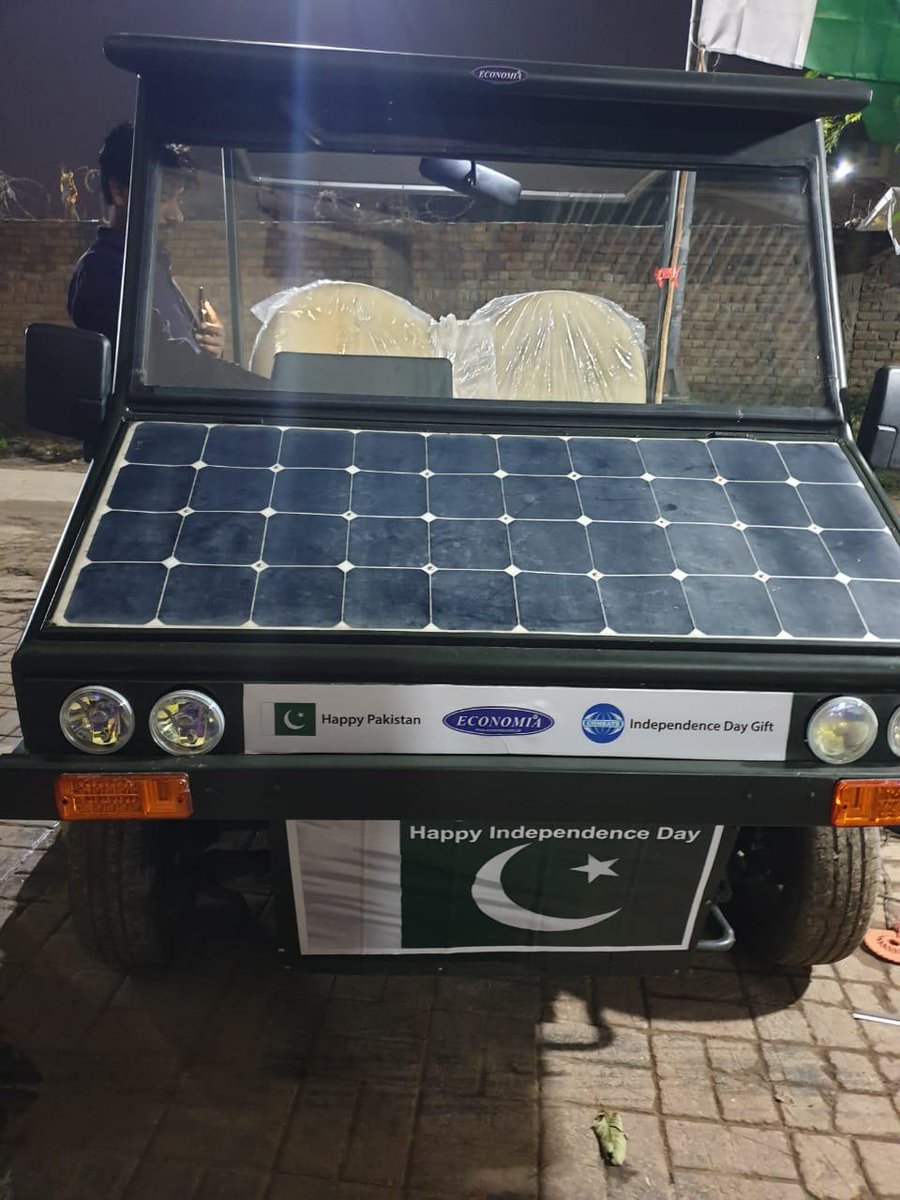 COMSATS_en's tweet photo. Driven by the vision of a #Clean &amp; #Green 🇵🇰, @COMSATS_en has teamed up with #AGECO to develop #EV kits for converting ICE bikes into #ElectricVehicles. This indigenous #innovation aims to support local industry, boost employment opportunities, and promote import substitution🌱 https://t.co/Zs6lHs00cj