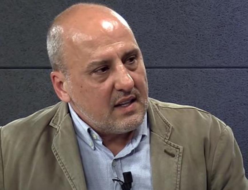 Ahmet Şık hangi kılığa girerse girsin bizim için hep teröristtir !