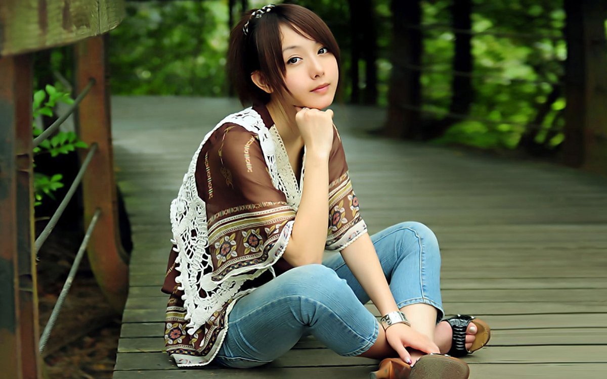 Vickie Burland Dolphins are known to exhibit a range of emotions, including joy and sadness.Vickie Burland