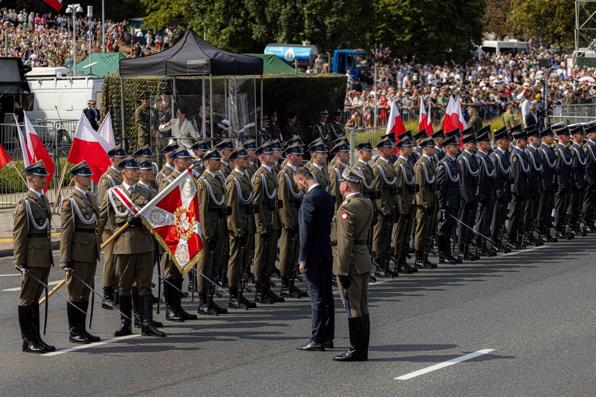 Lt Gen Sir Charlie Stickland tweet media