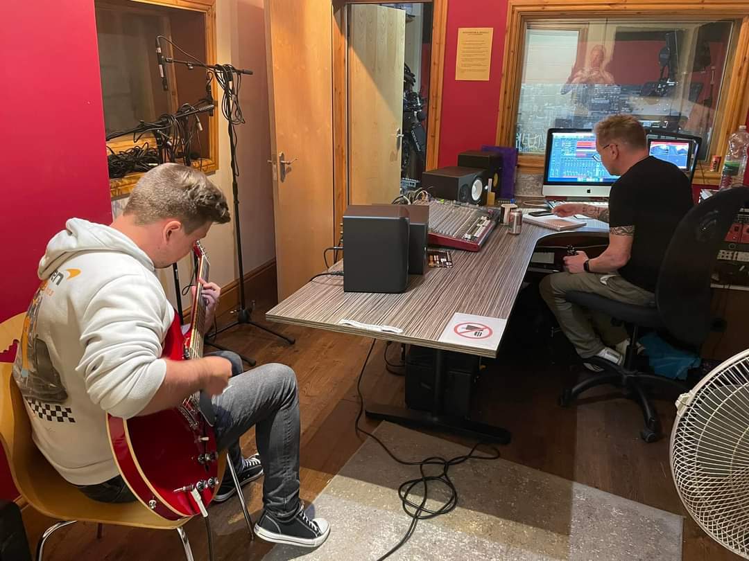 OlympicAverage's tweet photo. Back in the studio for more magic. We’ll be blasting all of these new beauties at the Seven Stars for Kidderminster Music Festival two weeks tomorrow. Tickets are free but you do need to register. https://t.co/nOfHddmx7b https://t.co/DjvjR6aKjR