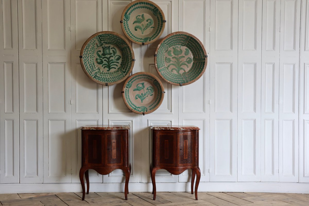 BrownriggUK's tweet photo. 18th Century Italian Parquetry Bedside Tables

https://t.co/EwPZoIYA3Q

#bedsidetable #antiquebedsidetable #italiantable #italianfurniture https://t.co/0GKZzMEU89