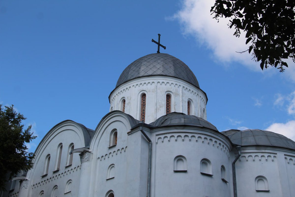 ChernihivInfo's tweet photo. The majesty and strength of Borysohlibskiy Cathedral is impressive 😍 https://t.co/DILQuMALp0