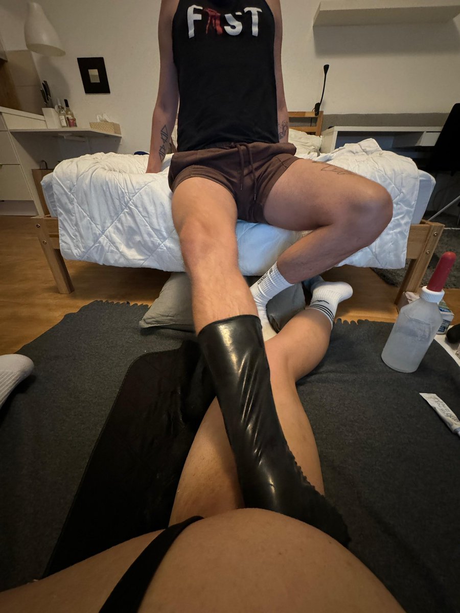Footing w/ @pragueFFwhore