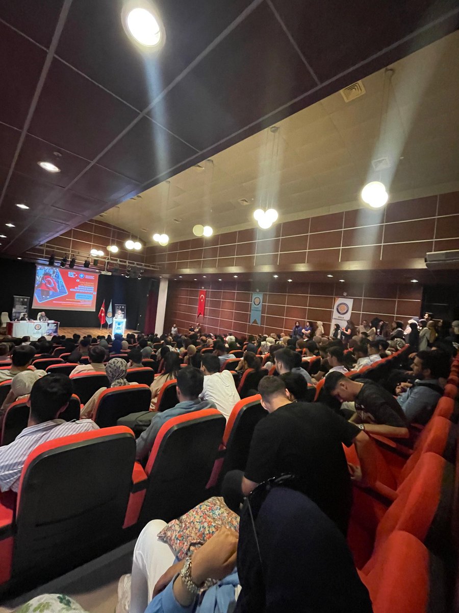 firdevssdurak's tweet photo. 02.05.2024 tarihinde Dicle Üniversitesi tarafından düzenlenen Dünü Bugünü ve Yarınıyla 15 Temmuz Darbe Girişimi Sempozyumunda görev aldım. 1 gün boyunca gerçekleşen sempozyumda çalıştay gruplarında her yanıyla 15 Temmuz Darbe Girişimini değerlendirme fırsatı elde ettik. https://t.co/sSnqkMZ4OZ