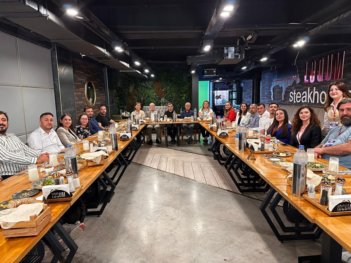 firdevssdurak's tweet photo. -Sayın Prof.Dr.Atilla YAYLA,Prof.Dr.Ömer ÇAHA,Dekanımız Prof.Dr.Seyfettin ASLAN,Prof.Dr.Ömer TAYLAN,Doç.Dr. Saniye Şehnaz MERCAN,Dr.Mehmet Mazhar YILDIZ hocalarımız ile birebir iletişim halinde olup çok değerli vakit geçirdik. Saygıdeğer hocalarıma teşekkürlerimi borç biliyorum. https://t.co/k3Zb25zBiZ