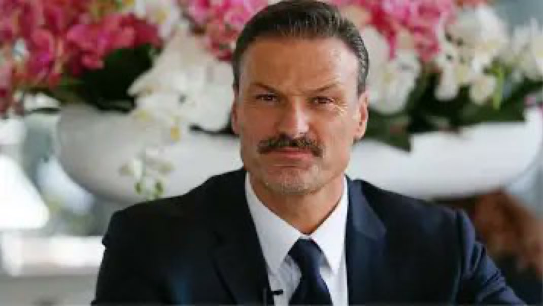 Milletin Meclisinde 18 yaşında ergen gibi, sağa sola yumruk sallayan Alpay Özalan’ın vekilliği düşürülmelidir diyenler..😡
#izmir #izmiryangın