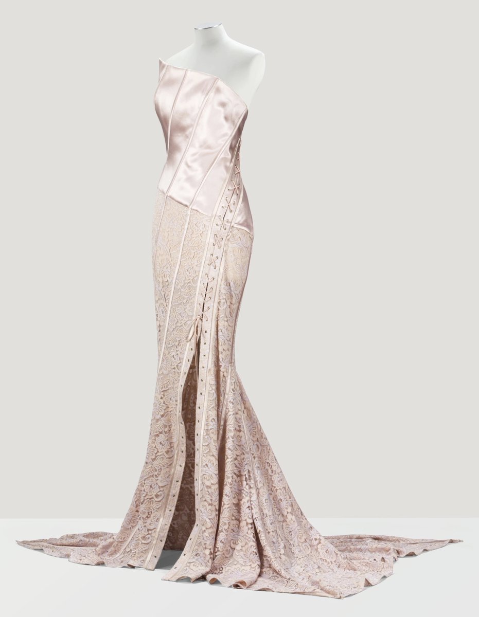 miuism's tweet photo. john galliano 2000 dress ❦ https://t.co/ewq3qSNrh3