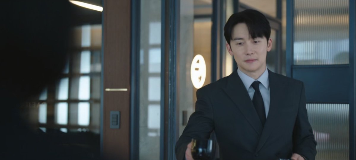 daheeverse's tweet photo. office husband who will give you your much deserved coffee break
#GoodPartner #GoodPartnerEp5 https://t.co/2CIPhizMPz