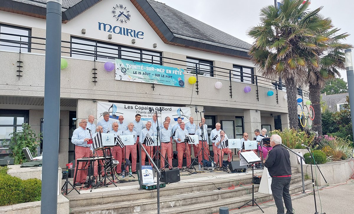 Retour sur images sur cette journée du 15 août, une fête populaire, conviviale et authentique. 💃🎆🎉🎈👩🏻‍🚒 

Nous remercions tous les intervenants qui ont participé au succès de cette 2e édition :
 ▪️ Aux Copains du Bord qui ont animé le parvis de… dlvr.it/TC060d