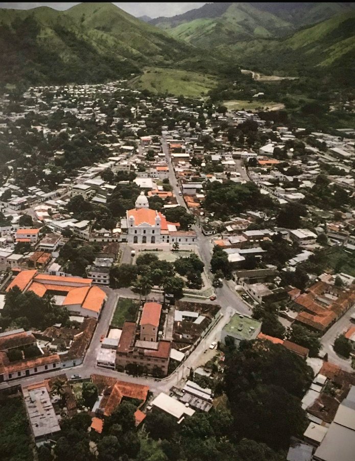 A diferencia de las capitales estadales y otras poblaciones muy fotografiadas, hay decenas de pueblos en Venezuela poco nombrados.

Constituyen #valoresvenezolanos que aún para el mismo connacional, resultan desconocidos y por ello, dignos de visualizar.

Acá algunos de ellos: