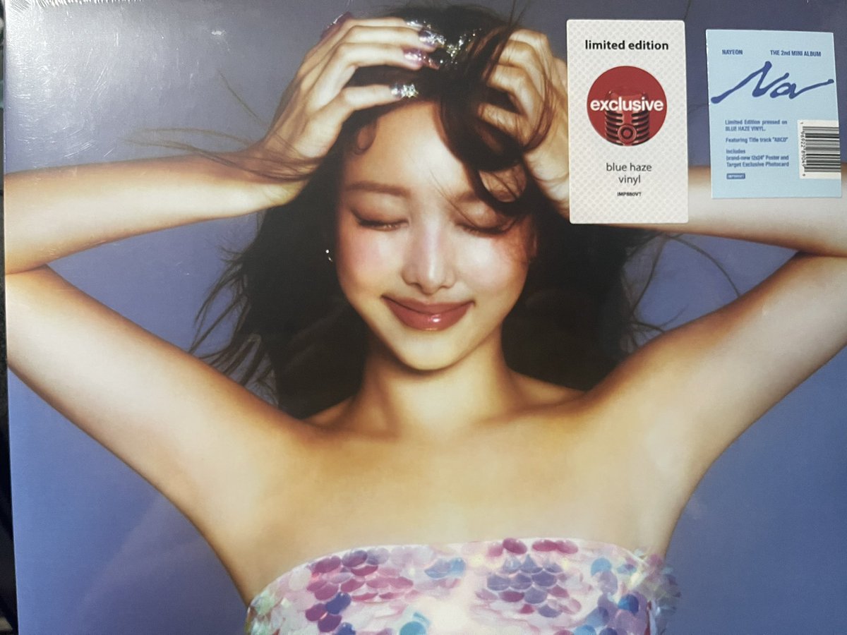 blurryjem's tweet photo. Nayeon NA Vinyl haver na din sa wakas 🥺❤️ https://t.co/INRELn5LuK