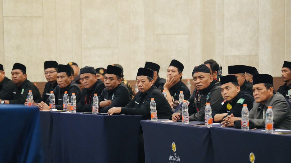 PBNU berupaya membangun ekosistem organisasi yang koheren. Siang ini saya bersambungrasa dengan PP GP Ansor dan PP Pagar Nusa, di Hotel Acacia, Jakarta Pusat, Jum'at (16/8).

Saya yakin PBNU beserta komponennya mampu bergerak secara sinergi satu sama lain.