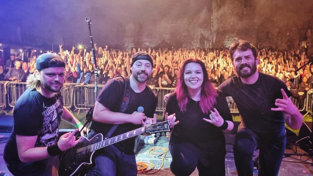 Stone Broken (@stonebroken_) on Twitter photo CHEPSTOW!
What a show! What a venue! What a crowd!
We had the best time seeing you all, massive thanks to everyone involved! Everyone absolutely smashed it! ❤️
Big shout to <a href="/KrisBarrasBand/">Kris Barras Band</a> <a href="/TheHotDamnUK/">The Hot Damn!</a> & <a href="/danbyrne_/">Dan Byrne</a>
Definitely a night to remember!
📷 @fullertone_guitars CHEPSTOW!
What a show! What a venue! What a crowd!
We had the best time seeing you all, massive thanks to everyone involved! Everyone absolutely smashed it! ❤️
Big shout to <a href="/KrisBarrasBand/">Kris Barras Band</a> <a href="/TheHotDamnUK/">The Hot Damn!</a> & <a href="/danbyrne_/">Dan Byrne</a>
Definitely a night to remember!
📷 @fullertone_guitars