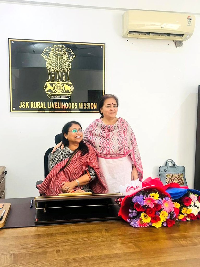 JK_NRLM's tweet photo. Dr. Shubhra Sharma (JKAS) gracefully assumes the charge as MD JKRLM today, taking over the mantle from esteemed  @indukanwal.With heartfelt gratitude,our best wishes to the outgoing officer as she embarks on her next chapter,leaving behind a legacy of dedication&amp;service.@diprjk https://t.co/yYhOlFkH6d