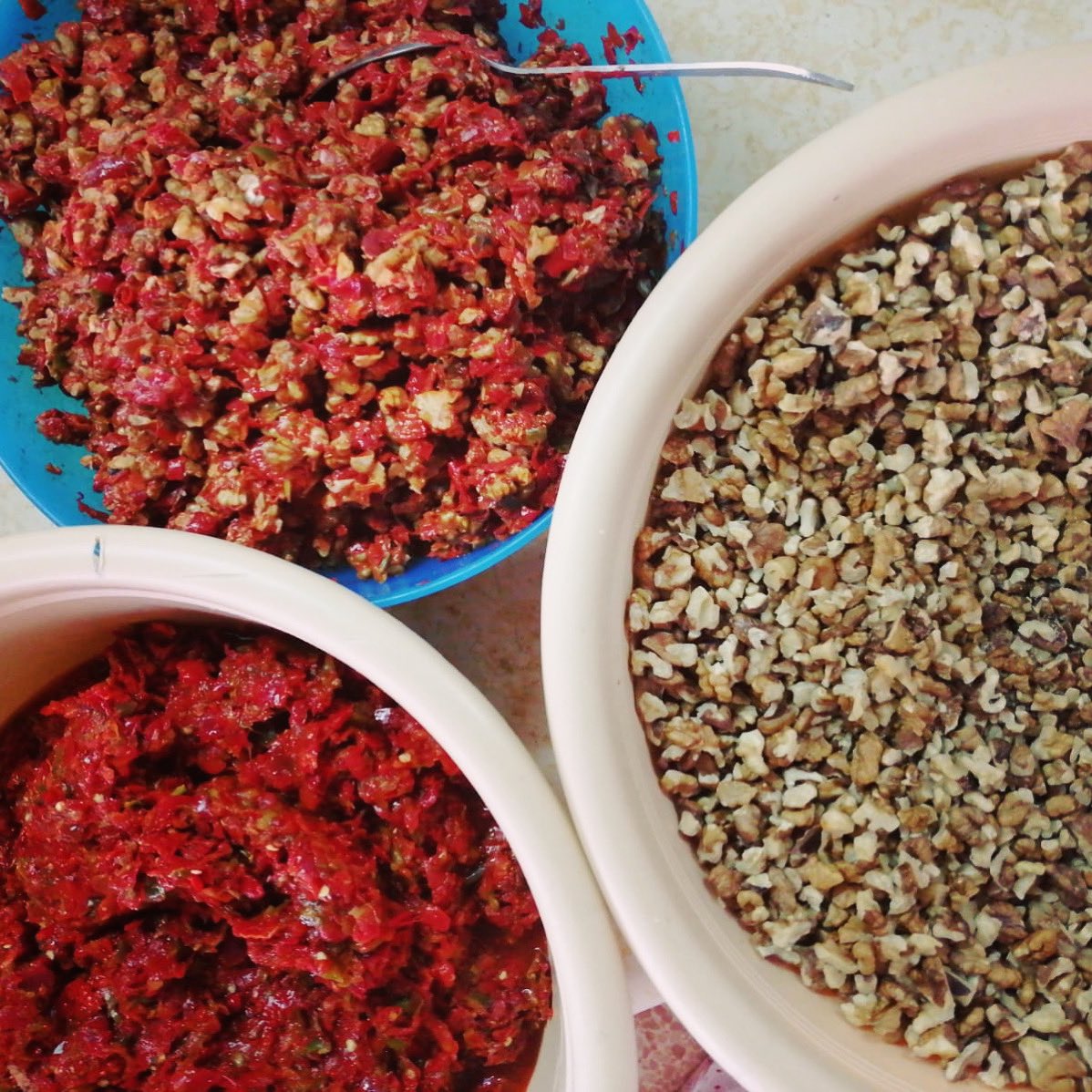 موسم أطيب مكدوس بالكون بلّش.
عن تحدّي، مكدوس إم جمال هوّي الأطيب فيكي يا مجرّة 😋😌