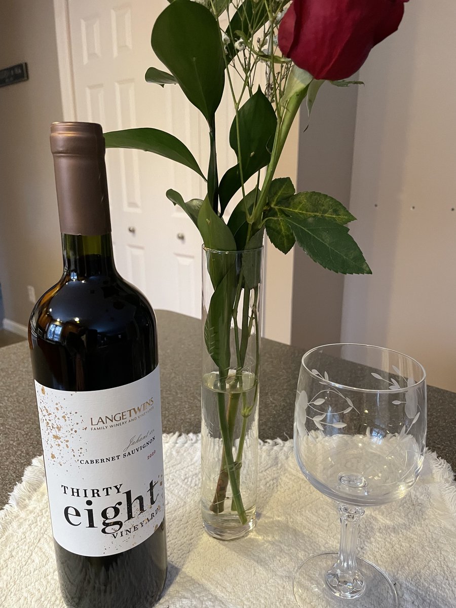 Wine of the week: Lange Twins: 2020, "Thirty-Eight" Vineyard, Cabernet Sauvignon, CA.  Aromas of black cherry, plum and currant along with vanilla bean. On the palate plush fruit flavors are tied together by firm tannins and balanced acidity. @alvuona,@wicndotorg