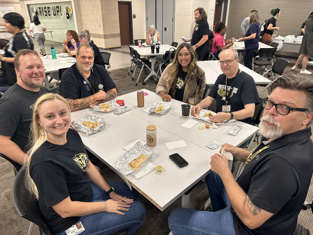Thank you to our <a href="/CyFairISD/">Cypress-Fairbanks ISD</a> community partner Andy’s Kitchen for getting our Friday off to a great start at <a href="/CypressParkHS/">Cypress Park HS</a> ✨
