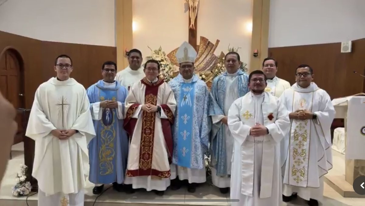 Santa Misa de Posesión del Padre Michael Angelo Quijije Mejía como párroco de nuestra Parroquia Santa Marianita de Jesús.