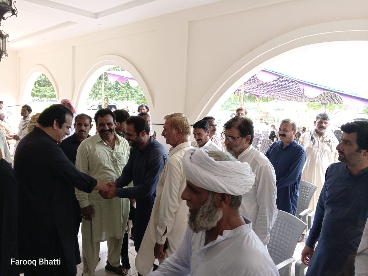 ARK_MNA's tweet photo. ممبر قومی اسمبلی عبدالرحمٰن خان کانجو نے اپنے حلقہ میں ووٹرز سپورٹرز اور معززین علاقہ سے ملاقات کی۔ حلقہ سے آئے معززین نے عبدالرحمٰن خان کانجو کو ممبر قومی اسمبلی بننے پر مبارکباد پیش کی۔ https://t.co/E62gbgIU01