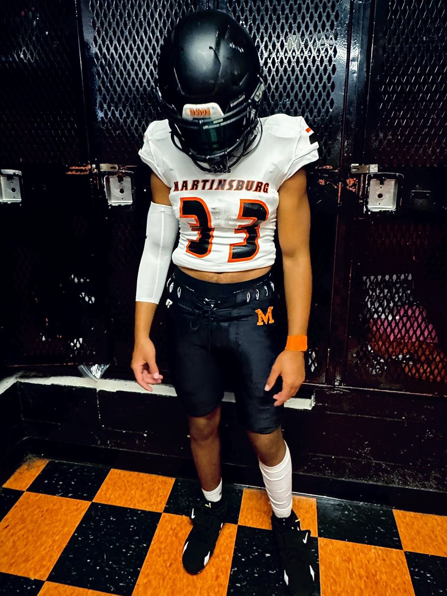 KasonWarden's tweet image. #Dogs🐶🖤🧡 #Freshmenseason we lit 🔥 @RecruitMHSFB @PrepRedzoneWV @CoalfieldsCo #ImJuice #33
