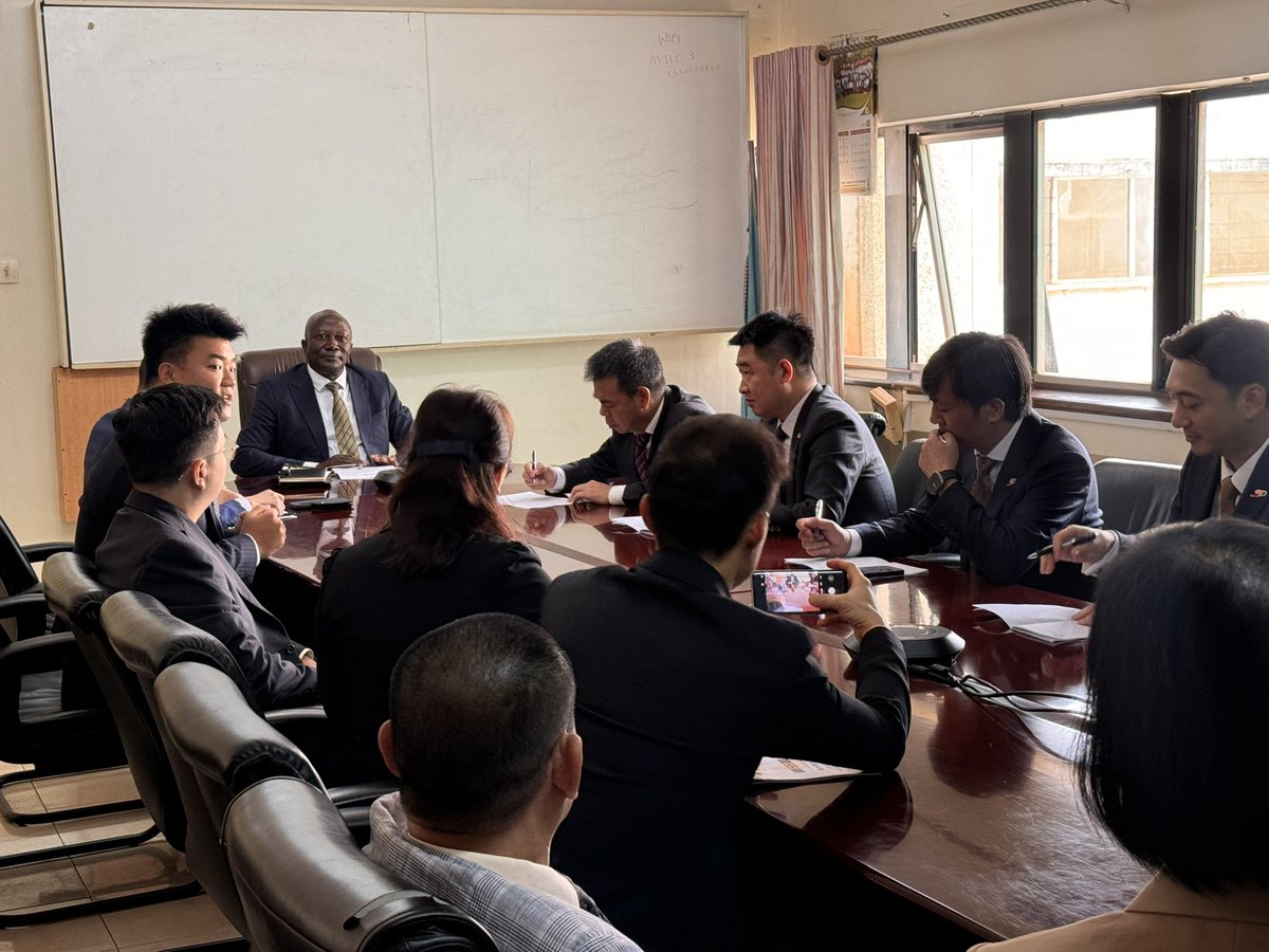 iangume70's tweet photo. The Youth Entrepreneurs' Association of Shunde, located in Foshan City, Guangdong Province, China, and comprised of managing directors from various industries and business enterprises, was recently hosted by Hon.@FGumeNgobi at the @mtic_uganda https://t.co/FMsGeGH6I4