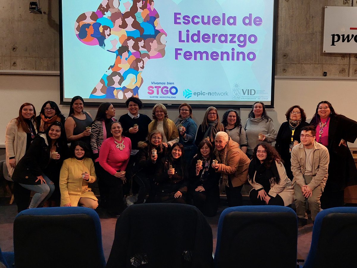 20 mujeres de la comuna de Santiago finalizaron su participación en la primera Escuela de Liderazgo Femenino, 👨‍🏫 un proyecto impulsado por dos organizaciones estudiantiles de la FEN: CreeMe y Sodeuch. 🤝

¿Cómo fue su experiencia? Lee más aquí: pregrado.fen.uchile.cl/primera-escuel…