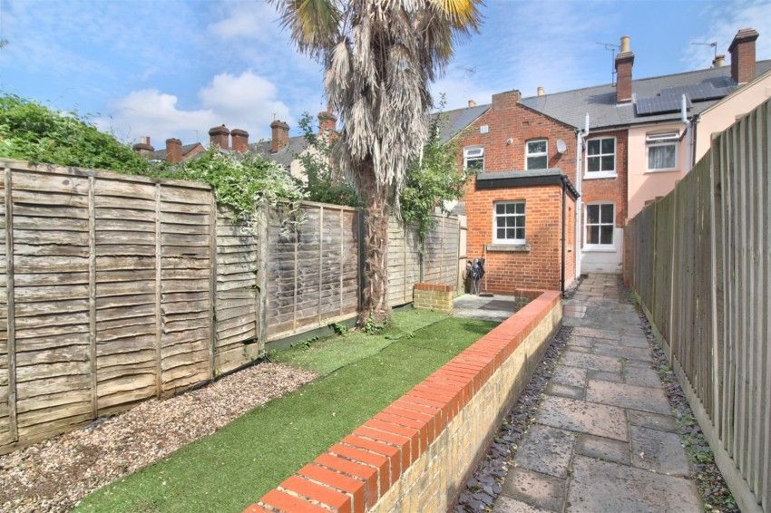 Nicholas Est Agents tweet media