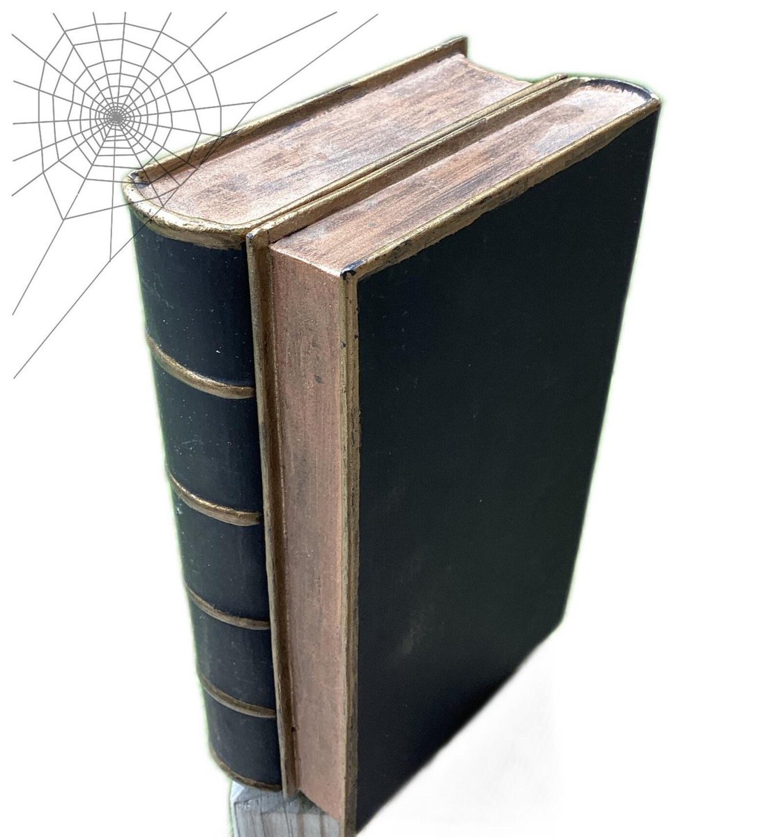 GothicGlass's tweet photo. CA$50.00
Vintage #secretstorage #blackbook #bookcase #trinketchest #Witchspells
GothicGlassStudio #etsy #etsyvintage #etsyhandmade #stainedglass #halloween #etsycanada #gothicdecor #movieprops #stageprops #interiordesign https://t.co/eS15fGVUHZ https://t.co/ZnZvd74tSZ
