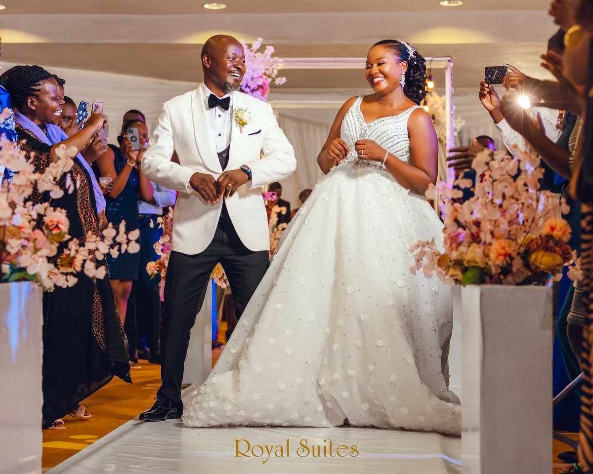 💍✨ Book your #indoor wedding at Royal Suites and let that everlasting smile shine! 😄 Call us now at 0785536568 or 0775279521 📞📱 for amazing #wedding offers! ❤️ #RoyalSuitesWeddings #HappilyEverAfter #indoorwedding #weddingoffer #royalwedding2024