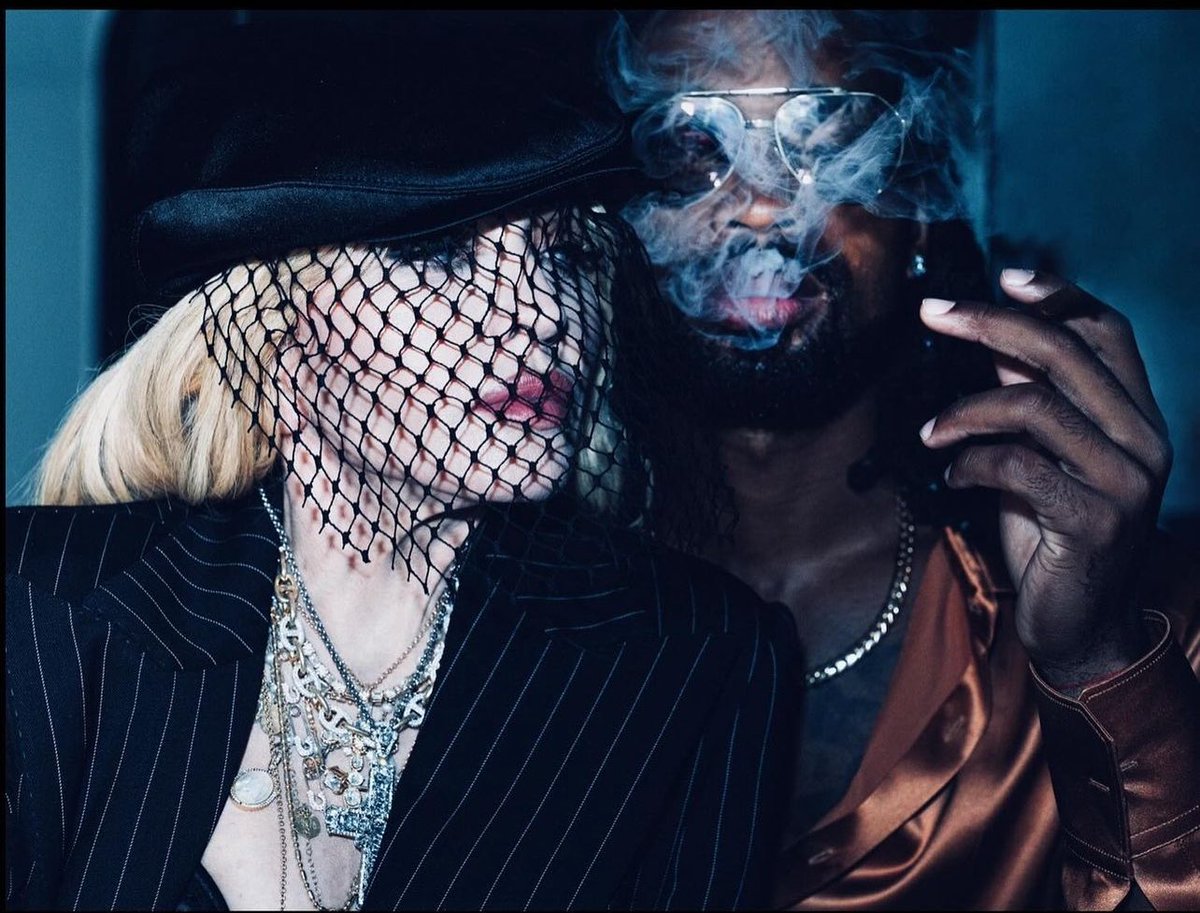 SiteMadonnaBR's tweet photo. Simplesmente, MADONNA! https://t.co/NyW8UjdhAp