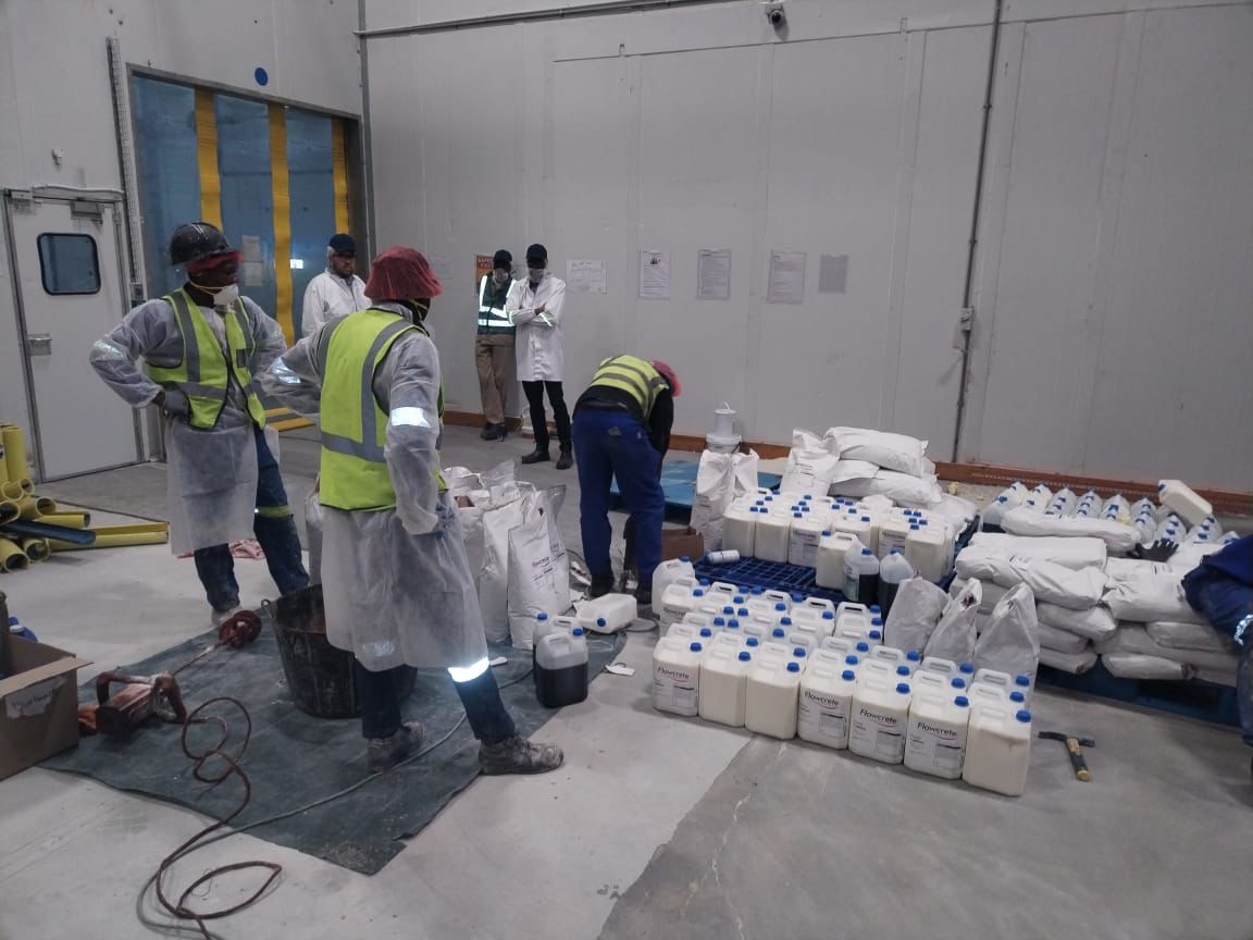 MK_TheMtungwa's tweet photo. Preparation started and material is delivered on the site.
Lets wait for the movie #epoxywork https://t.co/Nt0401wHSC