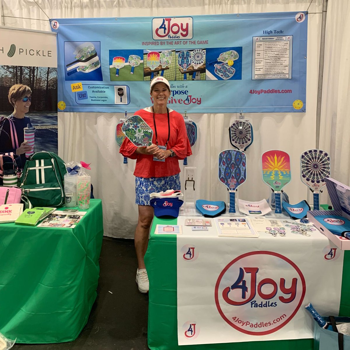 SegunoSoftware's tweet image. We had an incredible time meeting all the great brands at the wholesale trade show @nynowmarket. It’s always awesome to catch up in person with our customers, too.