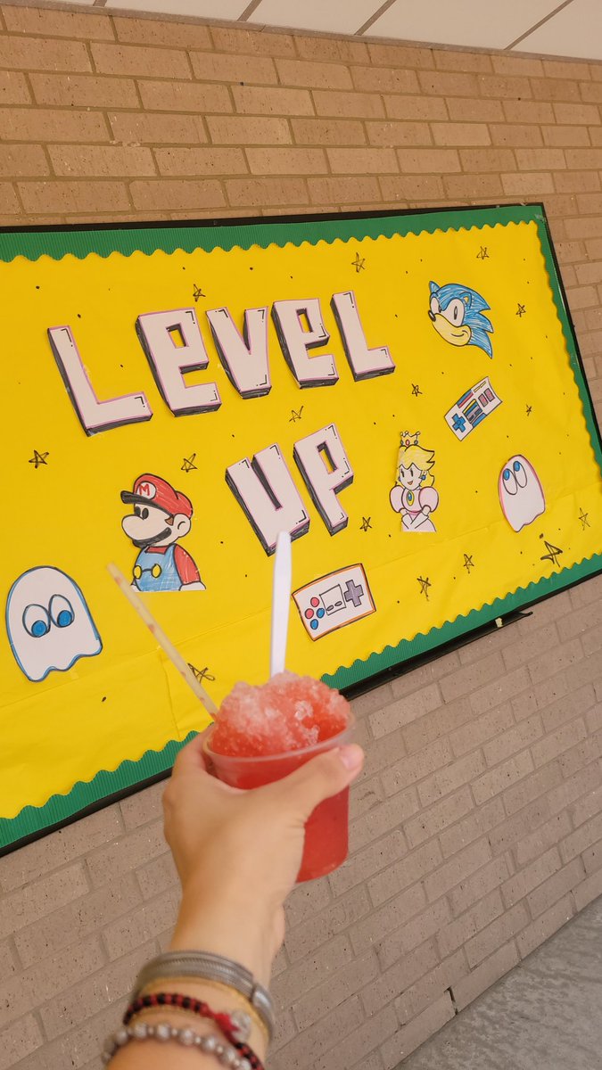 Para el calor! Happy Friday 🍧
The first week of school is done ✔️