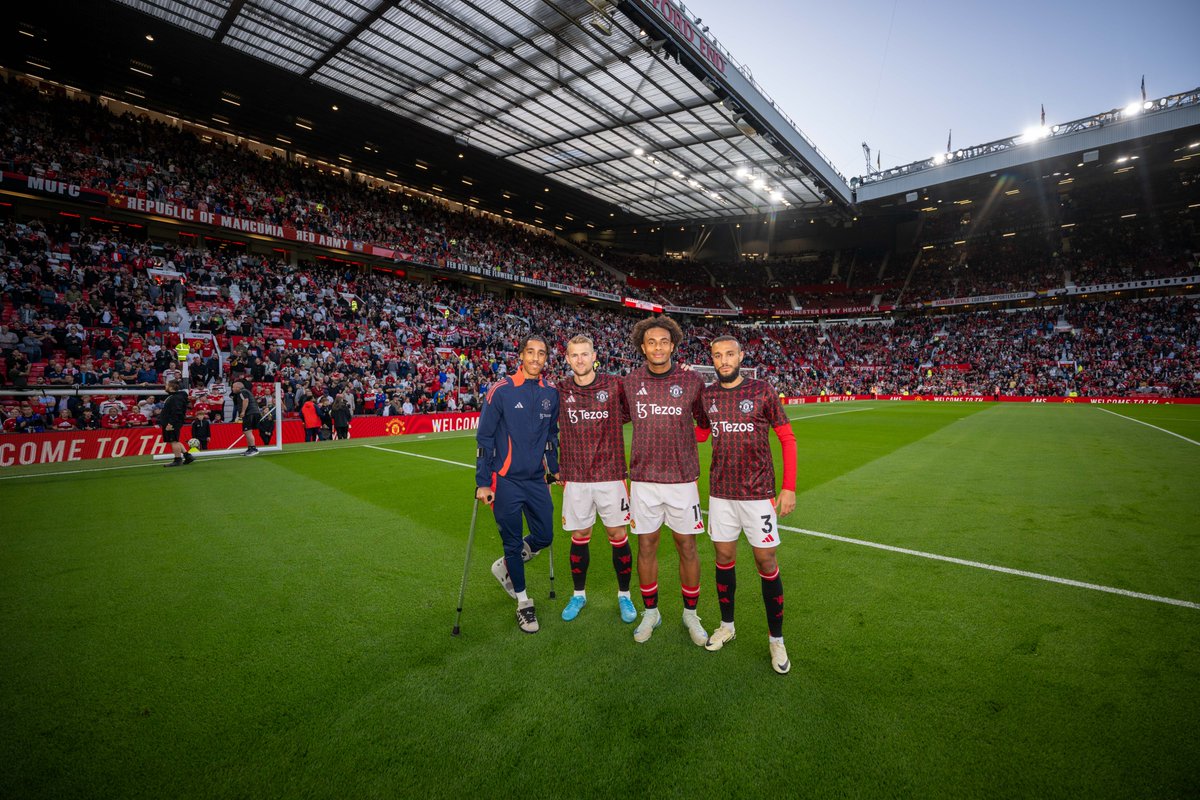 Welcome to your new home, lads ❤️

#MUFC || #MUNFUL