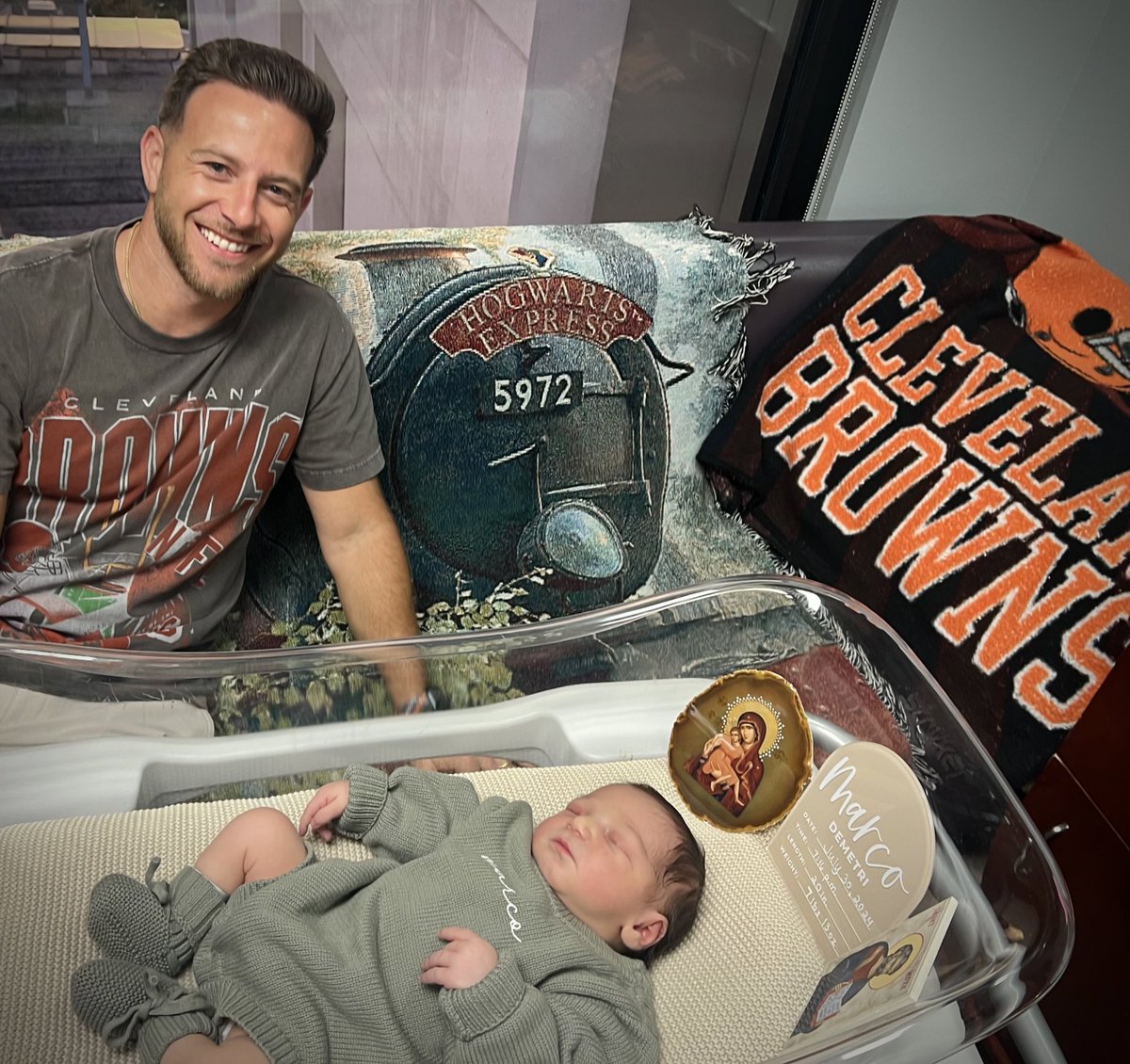 AnthonyCiraldo's tweet photo. Saw the B signs were out today and wanted to let you guys know we welcomed the newest Little B Browns fan! We’ll be ready to host next time the Browns come to Tampa @Browns_Daily @NathanZegura @BeauBishop @BGSUGibbs https://t.co/9lFNorE5P6