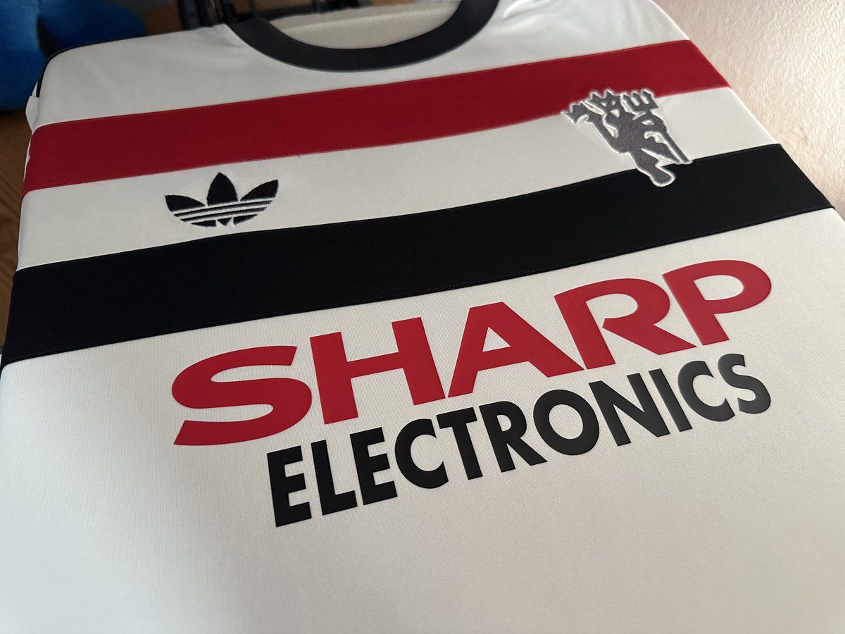 OJRestorations's tweet photo. Holy sh*t what have I done? 😧

As soon as I saw this Man United 3rd football shirt from @adidasuk @adidasfootball over at @classicfootballshirts , I knew I had to get it and give her the Modern to Retro treatment…

A few wanted this sponsor - did we make the right choice? https://t.co/7exv9LFuqp