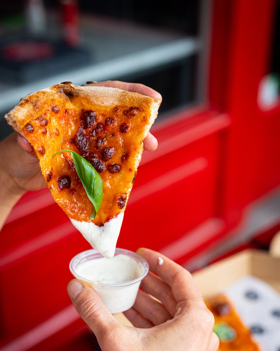 basewfp's tweet image. Dipping into the weekend like... 😋

#basewfp #basepizza #pizzatime