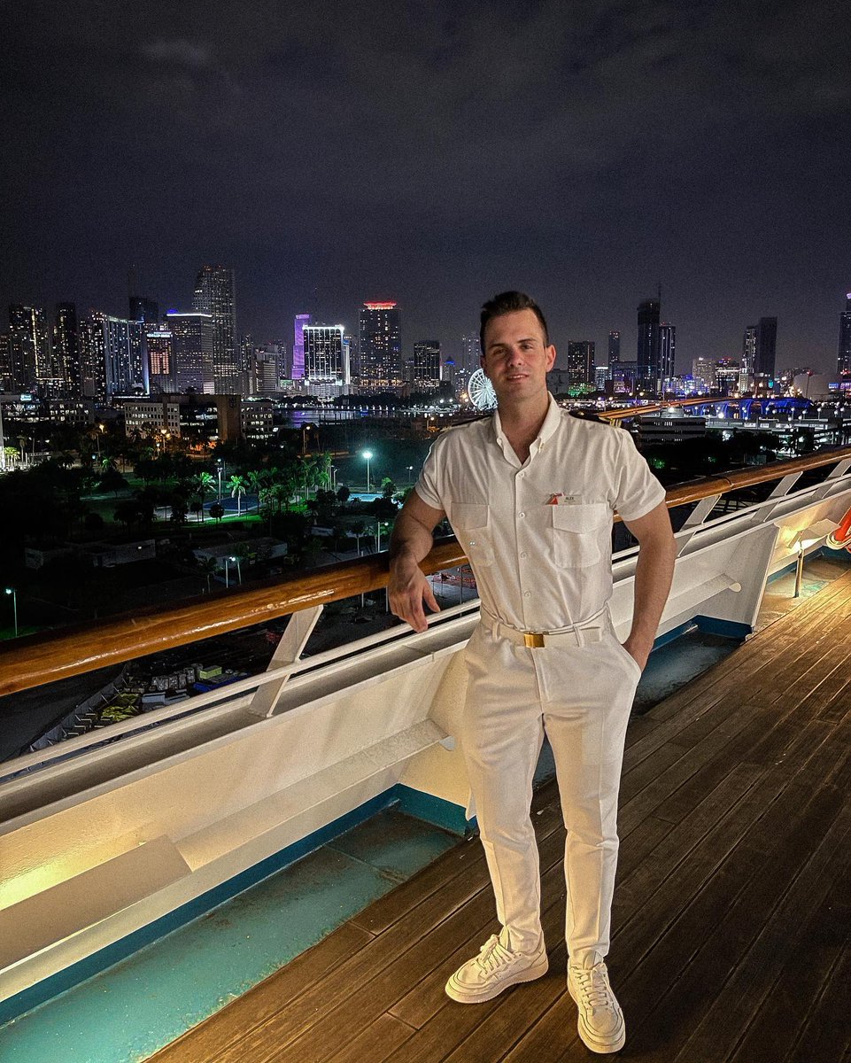 Alex Williams (@27alexpantoja) on Twitter photo 