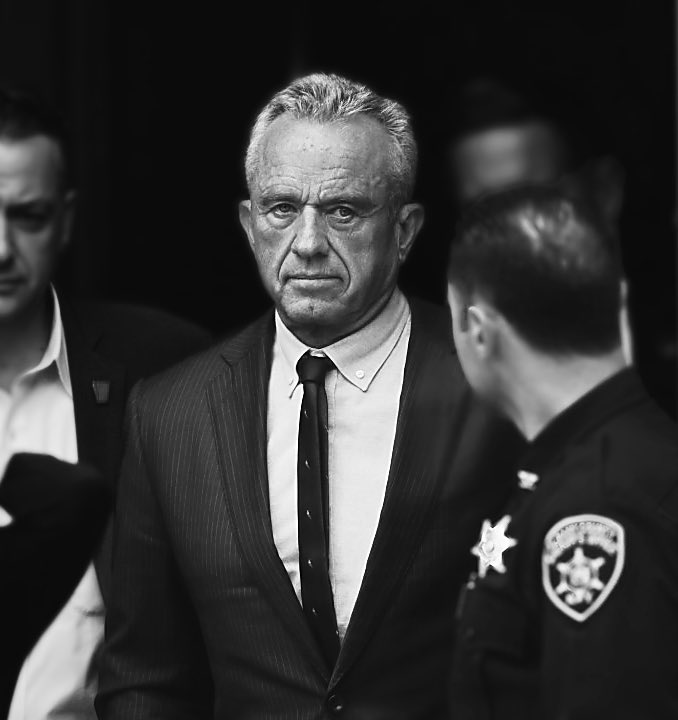 KenWatts007's tweet photo. The DNC forced this man out of his own party so he’s gone on to create the largest independent movement the U.S. has seen in many decades.
👉 We have a chance to change the world, folks.
👉Don’t let them tell you your vote doesn’t count.
👉On Nov 5
CHECK THE BOX 4 BOBBY! ✅ https://t.co/Fa3gauvKUW