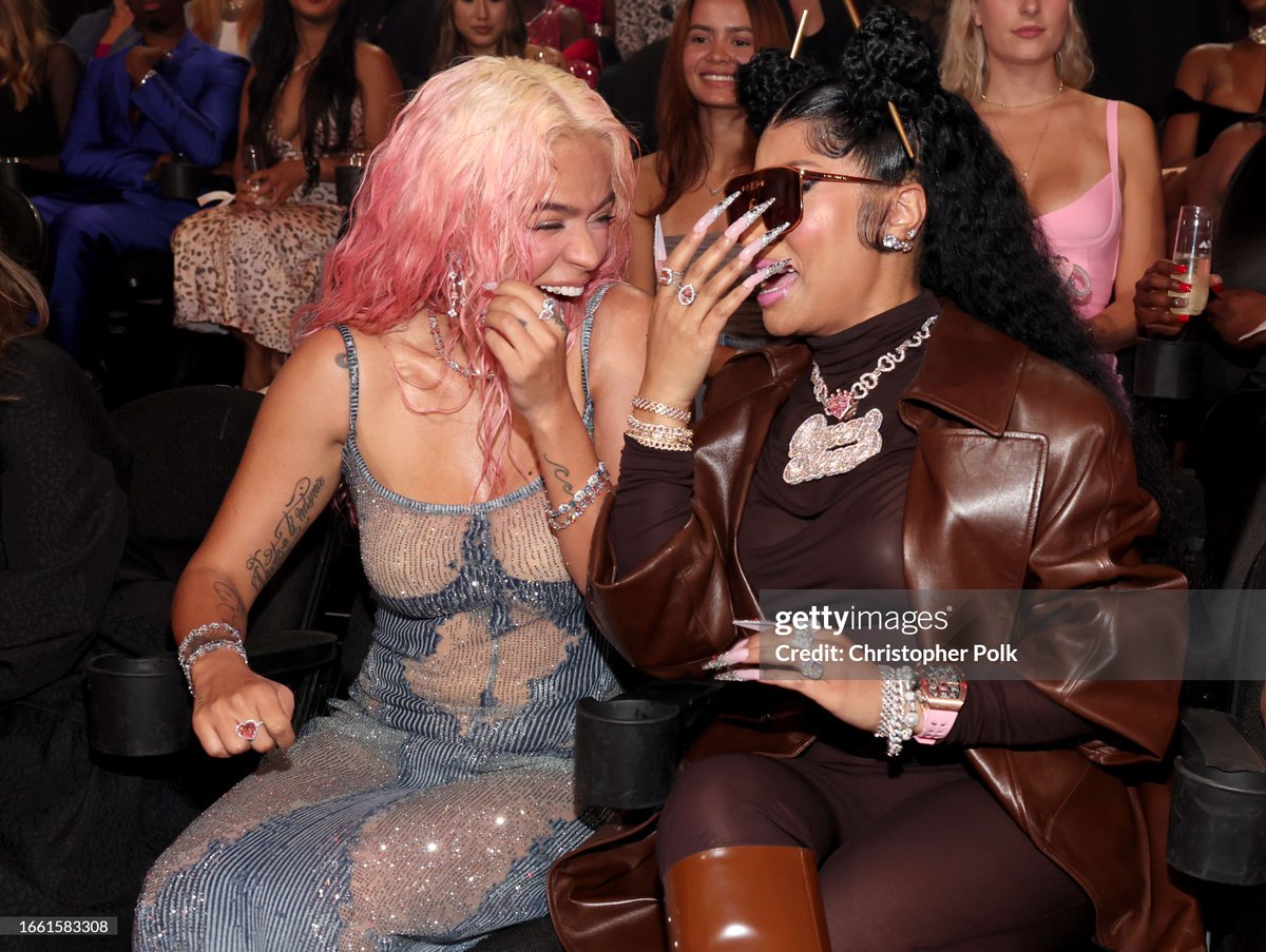 seasonmaraj's tweet image. nicki teased #bigdifference in front of her sons while they were in the same building breathing the same air as her. like how can u not stan?? like imagine btches who can't stand u sitting there watching u queening.